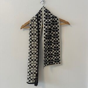 Coach Signature Metallic Monogram Logo Reversible Knit Wool Black and White Scar